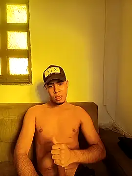 Snapshot of thiiago_05 chatting on 24, 10, 2025 thiiago 05 online show from 24, 10, 2025