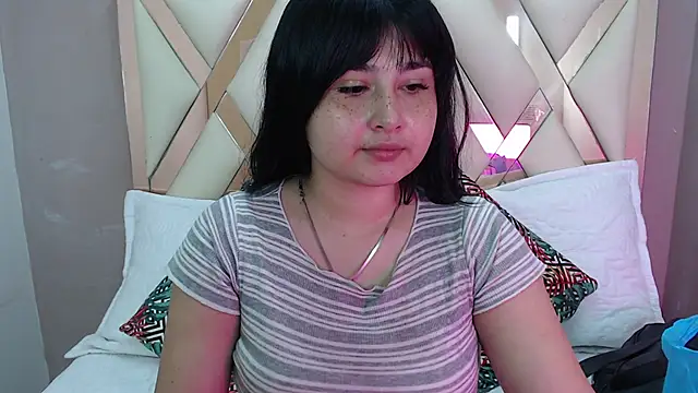 Snapshot of Sweet_sumisive chatting on 14, 12, 2025 Sweet sumisive online show from 14, 12, 2025