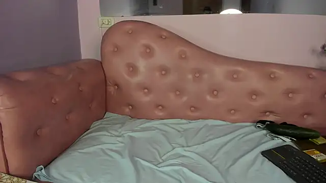 Snapshot of Emiliano_Reyes chatting on 7, 11, 2025 Emiliano Reyes online show from 7, 11, 2025