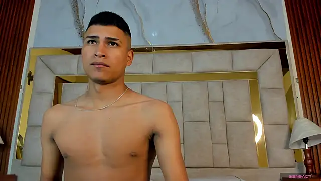 Snapshot of Emiliano_Reyes chatting on 14, 11, 2025 Emiliano Reyes online show from 14, 11, 2025