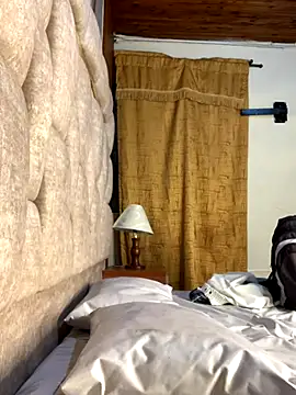 Snapshot of Emiliano_Reyes chatting on 3, 12, 2025 Emiliano Reyes online show from 3, 12, 2025