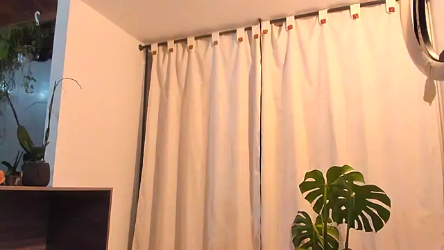 Snapshot of valeriahornier chatting on 30, 4, 2026 valeriahornier online show from 30, 4, 2026