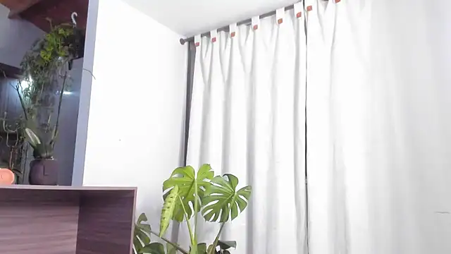 Snapshot of valeriahornier chatting on 7, 5, 2026 valeriahornier online show from 7, 5, 2026