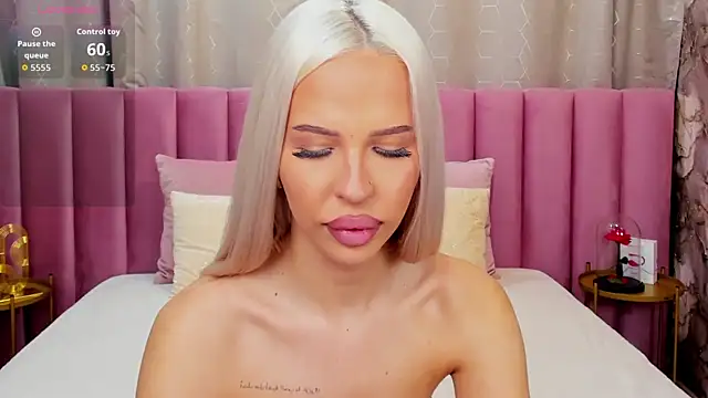 Snapshot of KailaCrystall chatting on 22, 10, 2025 KailaCrystall online show from 22, 10, 2025