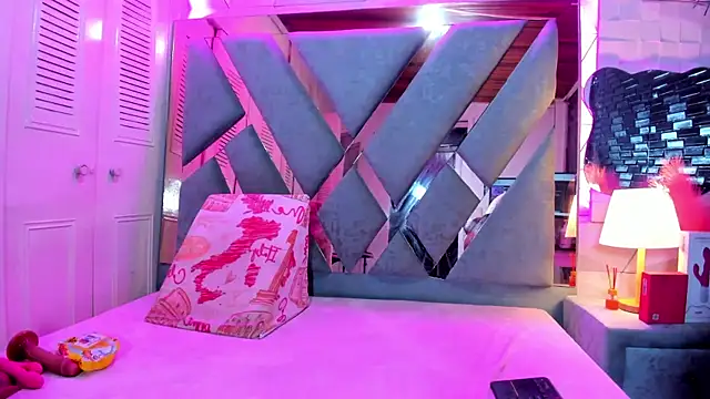 Scarlet Reyes online show from 4, 4, 2026