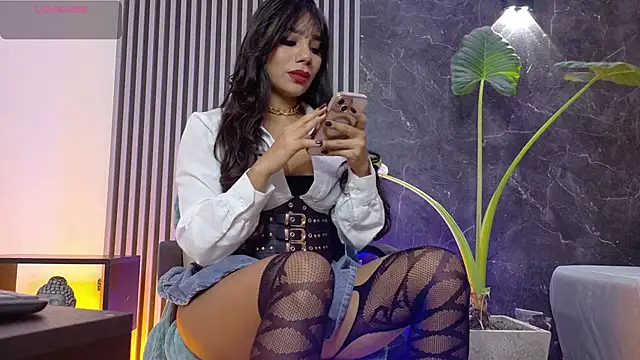 Snapshot of SelenaAbatti_ chatting on 15, 11, 2025 SelenaAbatti online show from 15, 11, 2025