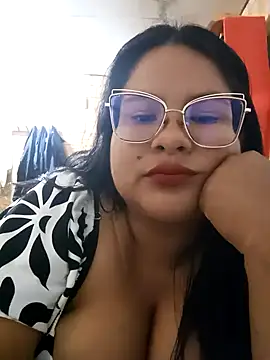 celeste122595 online show from 5, 11, 2025