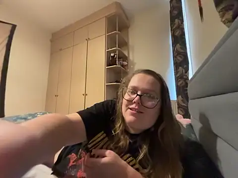 Snapshot of Scarletcum22 chatting on 29, 11, 2025 Scarletcum22 online show from 29, 11, 2025