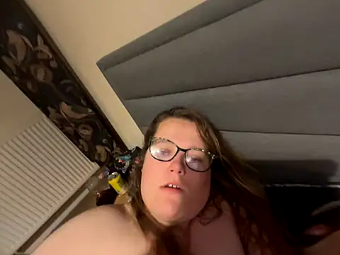 Snapshot of Scarletcum22 chatting on 3, 12, 2025 Scarletcum22 online show from 3, 12, 2025