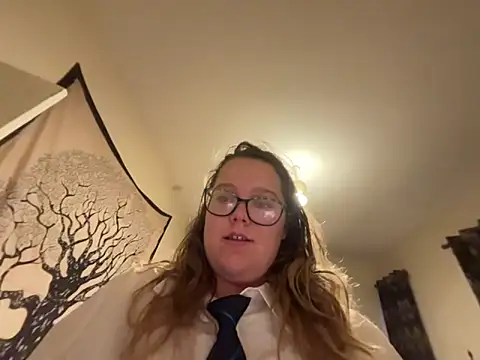 Snapshot of Scarletcum22 chatting on 15, 12, 2025 Scarletcum22 online show from 15, 12, 2025