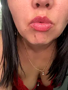 Snapshot of Love__Mom chatting on 25, 10, 2025 Love Mom online show from 25, 10, 2025