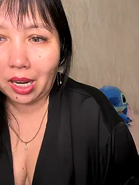 Snapshot of Love__Mom chatting on 14, 11, 2025 Love Mom online show from 14, 11, 2025