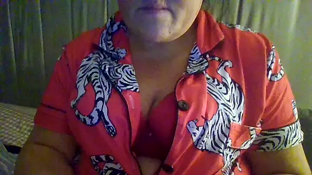 Busty-Phoenix42 online show from 19, 10, 2025