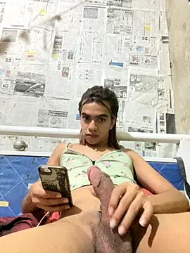 Snapshot of luv_trix chatting on 5, 11, 2025 luv trix online show from 5, 11, 2025