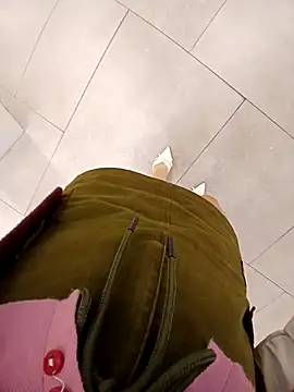 Snapshot of Mina-02 chatting on 7, 11, 2025 Mina-02 online show from 7, 11, 2025