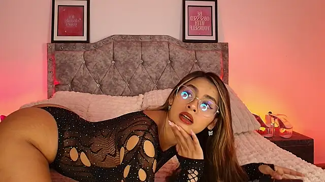 Snapshot of HannySexyy chatting on 8, 7, 2026 HannySexyy online show from 8, 7, 2026