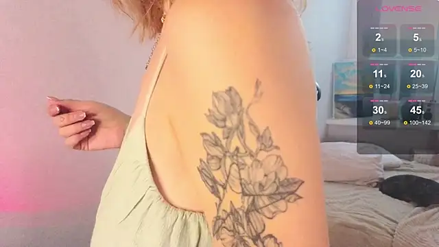 KiraBlushy online show from 5, 11, 2025