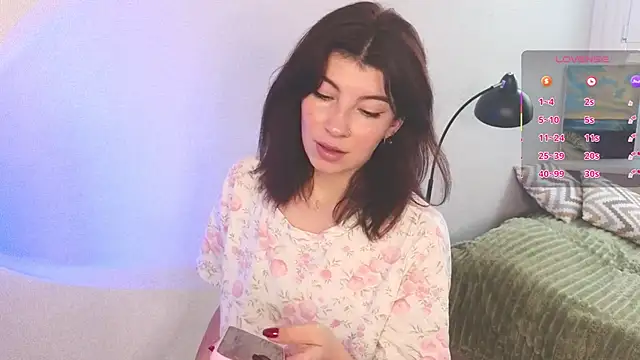 KiraBlushy online show from 15, 11, 2025