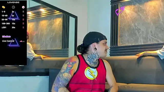 Snapshot of _AlecLawrence chatting on 5, 12, 2025 AlecLawrence online show from 5, 12, 2025