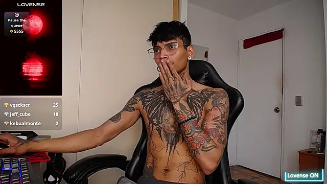 Snapshot of nathan_aress6666 chatting on 1, 12, 2025 nathan aress6666 online show from 1, 12, 2025