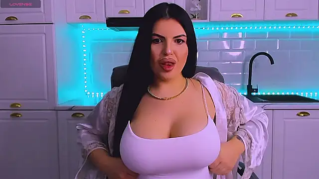 Snapshot of RheaLynn chatting on 3, 3, 2026 RheaLynn online show from 3, 3, 2026