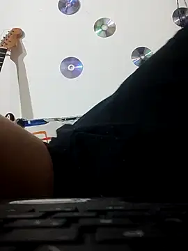 Carriata larry online show from 3, 2, 2026