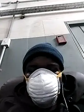 Snapshot of loVbRo1 chatting on 30, 10, 2025 loVbRo1 online show from 30, 10, 2025