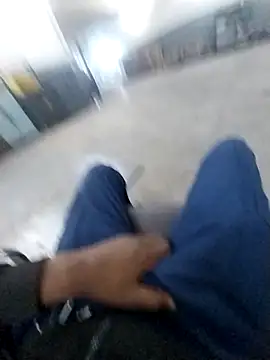 Snapshot of loVbRo1 chatting on 5, 11, 2025 loVbRo1 online show from 5, 11, 2025