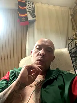 Snapshot of gitanoMad chatting on 22, 11, 2025 gitanoMad online show from 22, 11, 2025