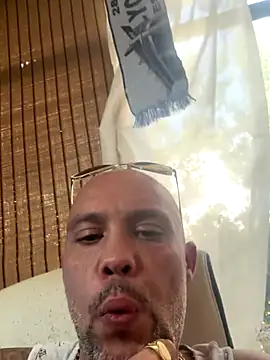 Snapshot of gitanoMad chatting on 29, 11, 2025 gitanoMad online show from 29, 11, 2025