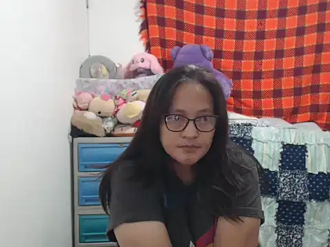 Snapshot of Kinkybela2025 chatting on 13, 11, 2025 Kinkybela2025 online show from 13, 11, 2025