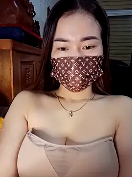 Snapshot of Family-Lovee chatting on 16, 11, 2025 Family-Lovee online show from 16, 11, 2025