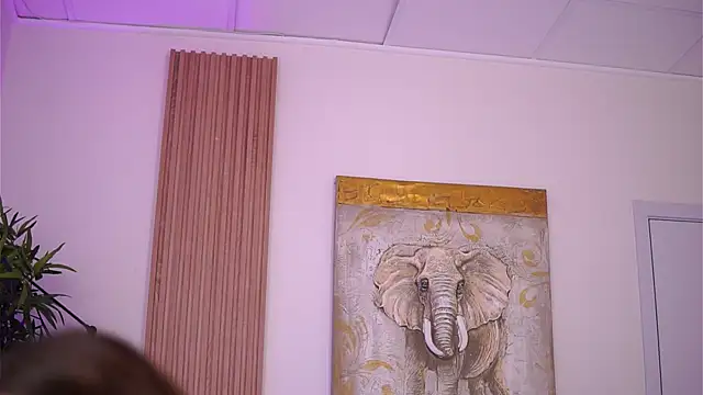 Snapshot of LaraSynn chatting on 16, 11, 2025 LaraSynn online show from 16, 11, 2025