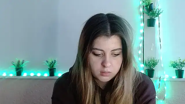 Amber  Glow online show from 23, 10, 2025
