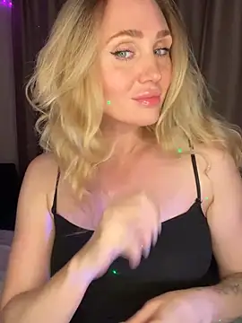 Snapshot of Drink_me_all_up chatting on 29, 10, 2025 Drink me all up online show from 29, 10, 2025