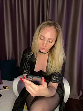 Snapshot of Drink_me_all_up chatting on 27, 11, 2025 Drink me all up online show from 27, 11, 2025