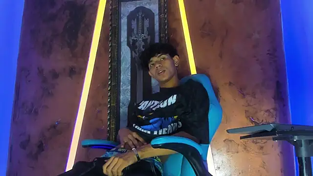 Sex Boy 33  online show from 31, 10, 2025