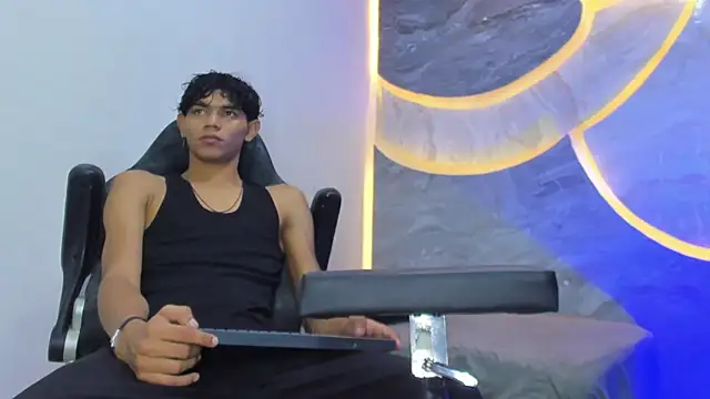 Sex Boy 33  online show from 10, 11, 2025