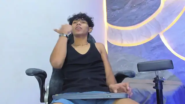 Sex Boy 33  online show from 15, 11, 2025