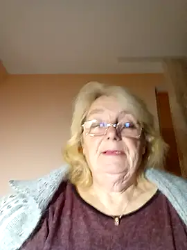 AmyLove353 online show from 4, 11, 2025