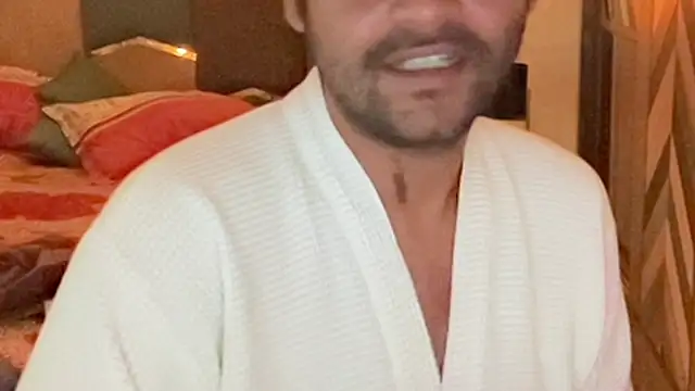 Snapshot of MakeMeAwareAah chatting on 20, 10, 2025 MakeMeAwareAah online show from 20, 10, 2025