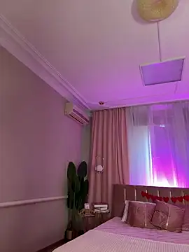 HugeBoobsAlice online show from 23, 11, 2025