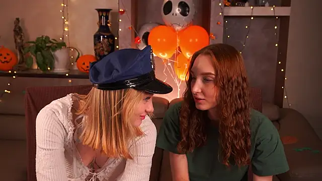 MarisLopaz online show from 2, 11, 2025