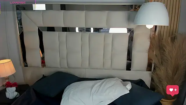 Snapshot of AnguelJones chatting on 28, 11, 2025 AnguelJones online show from 28, 11, 2025