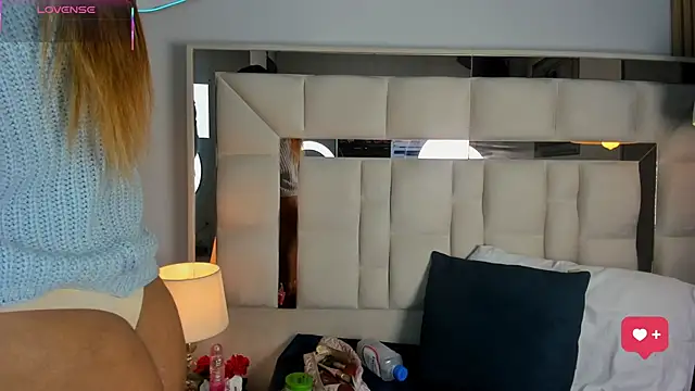 Snapshot of AnguelJones chatting on 4, 12, 2025 AnguelJones online show from 4, 12, 2025