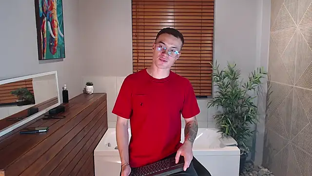 Snapshot of Lil_James chatting on 15, 11, 2025 Lil James online show from 15, 11, 2025