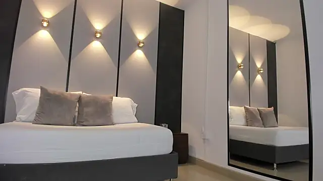 mia collins96 online show from 3, 3, 2026