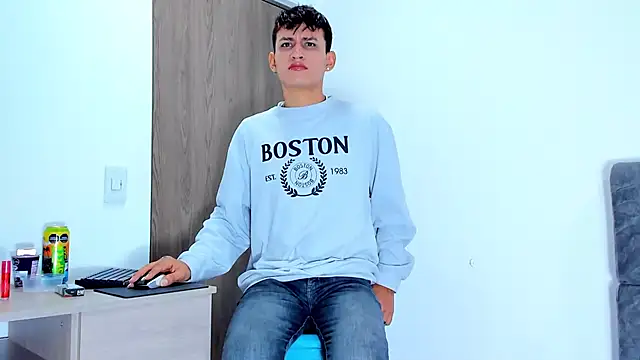 Nicolas Torres  online show from 1, 11, 2025