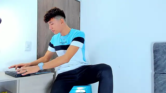 Nicolas Torres  online show from 19, 11, 2025