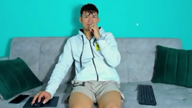 Nicolas Torres  online show from 23, 11, 2025